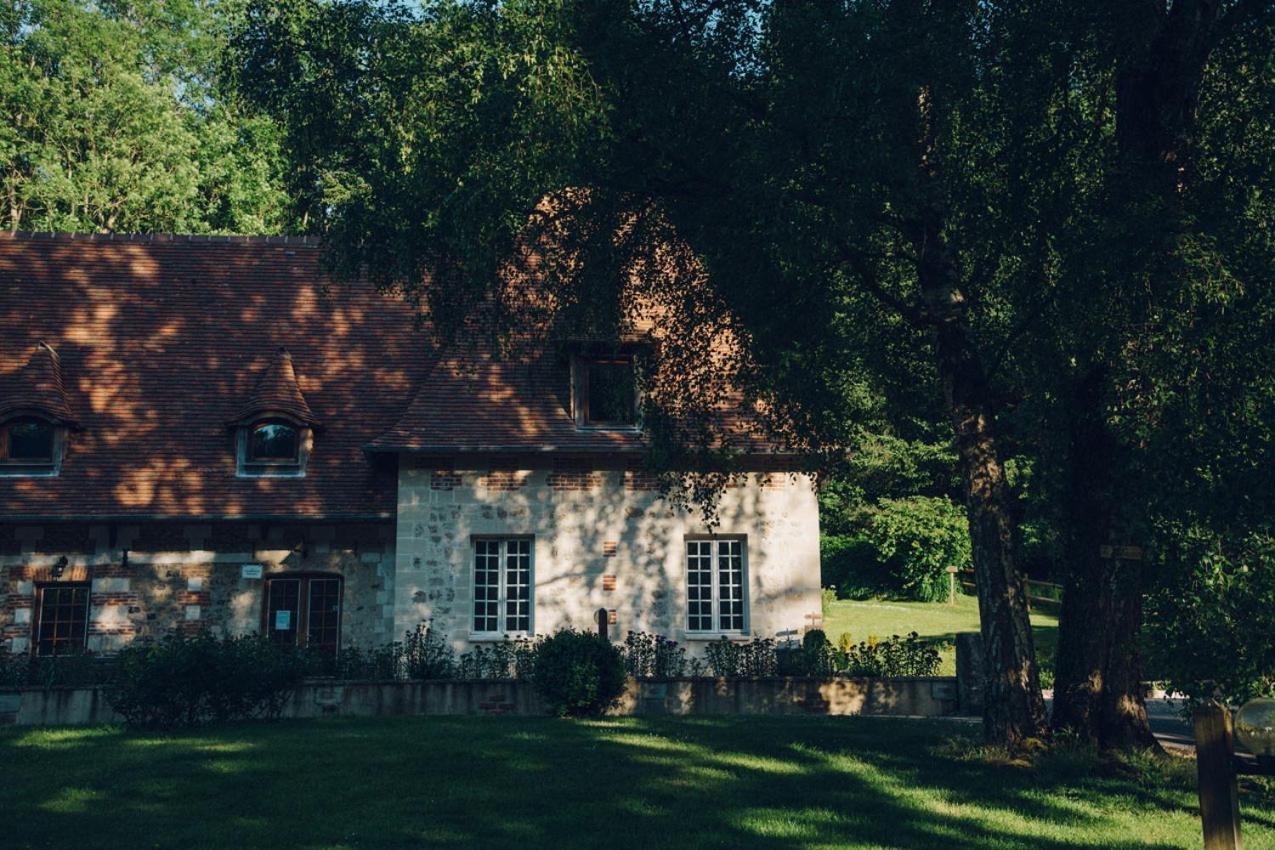 Le Prieure Des Fontaines Hotel Les Preaux Екстериор снимка