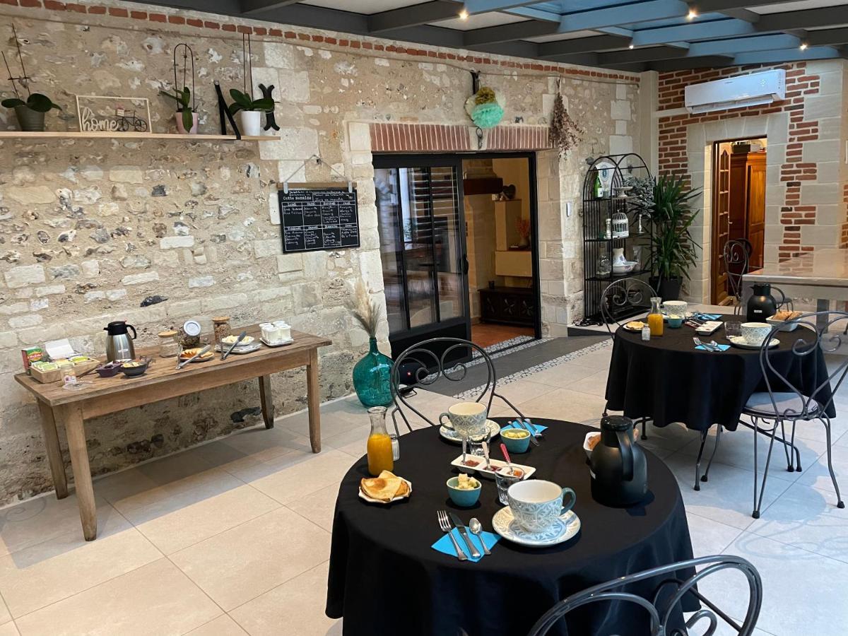 Le Prieure Des Fontaines Hotel Les Preaux Екстериор снимка