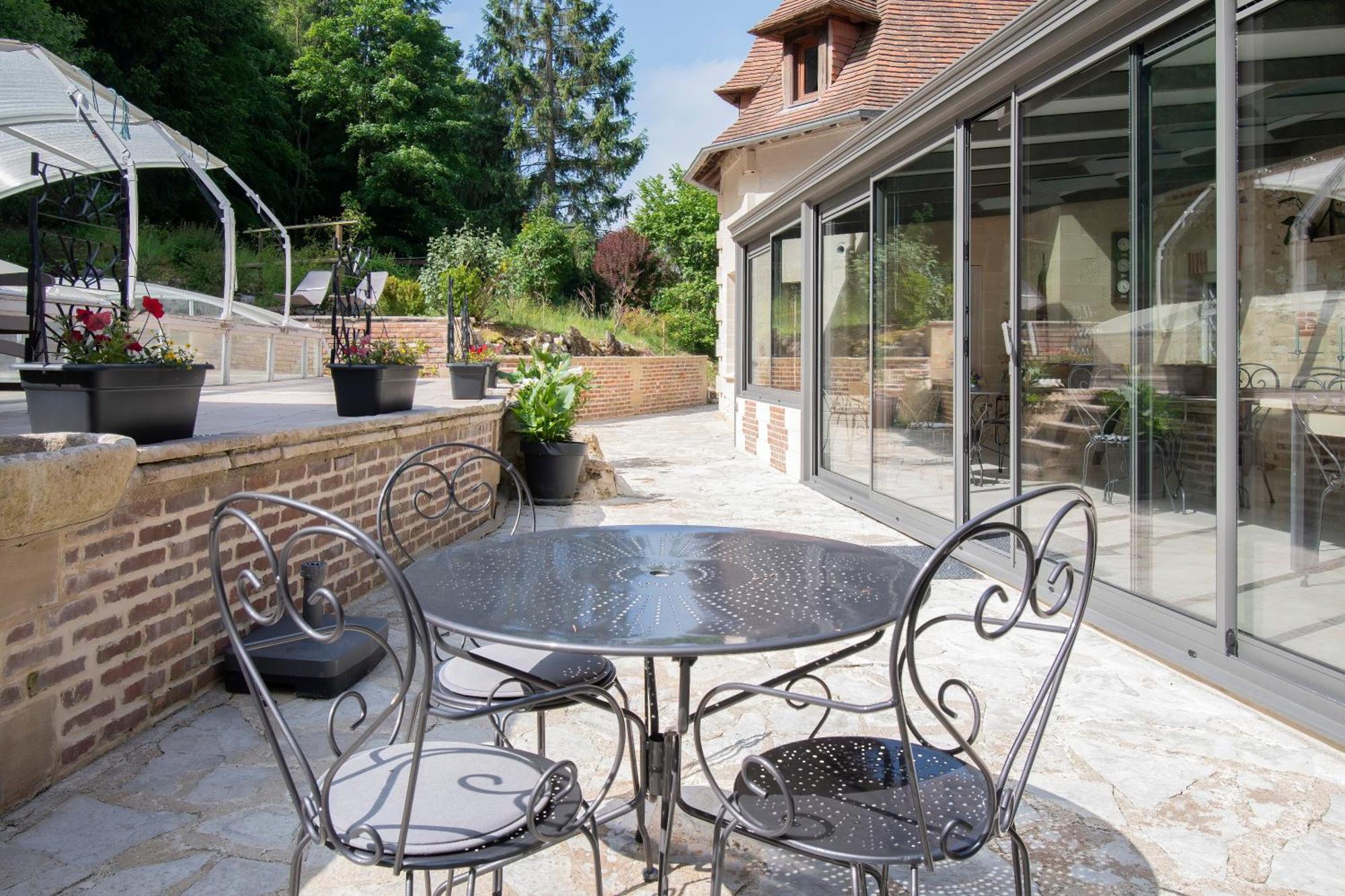 Le Prieure Des Fontaines Hotel Les Preaux Екстериор снимка