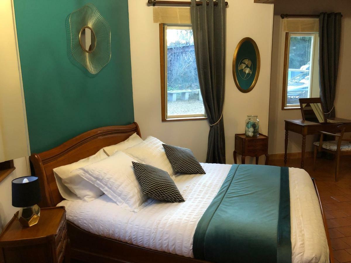 Le Prieure Des Fontaines Hotel Les Preaux Екстериор снимка